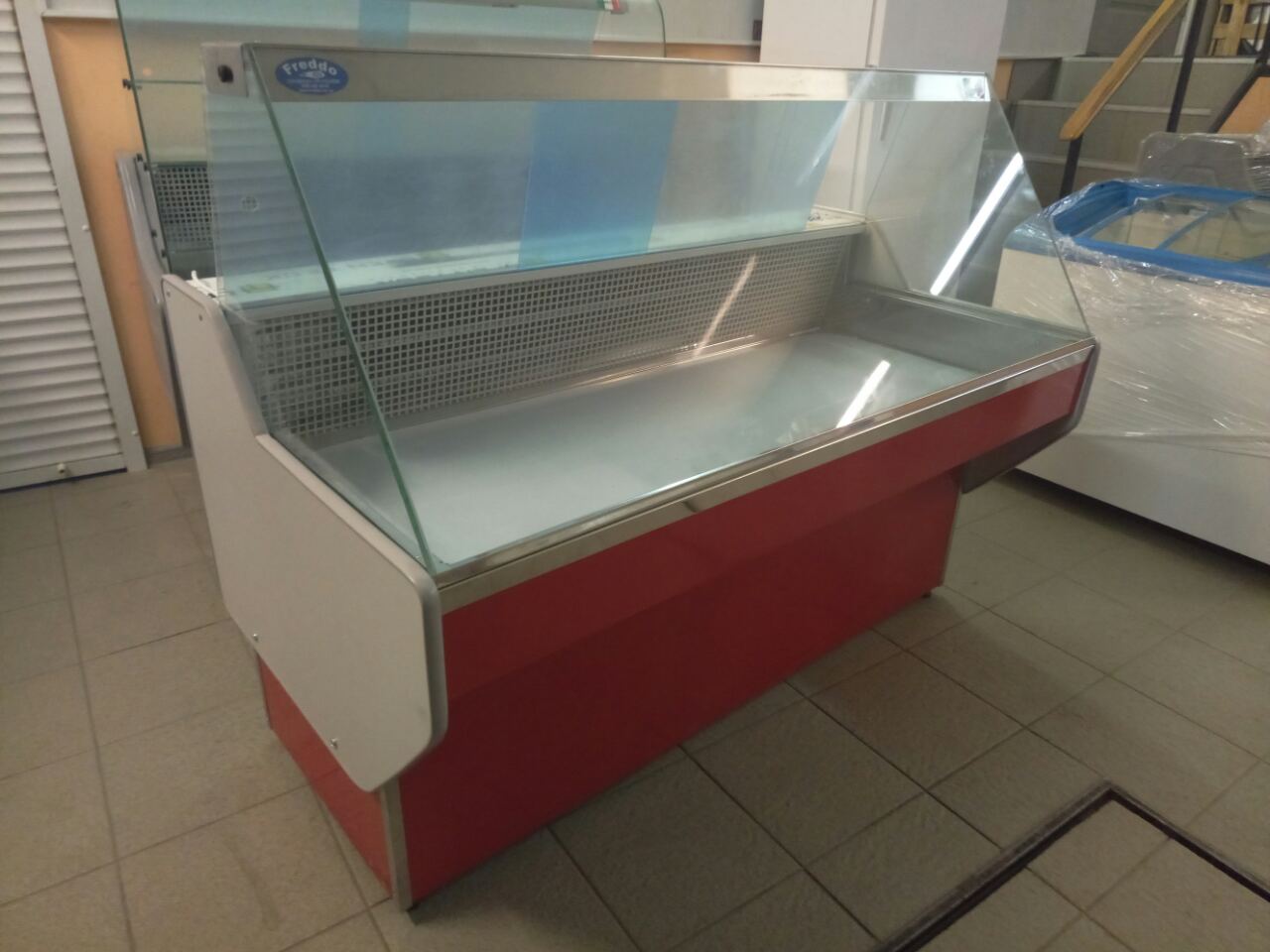 Холодильная среднетемпературная витрина эконом класса GARDA 150 идеальное решение для рынка или торгового павильона
